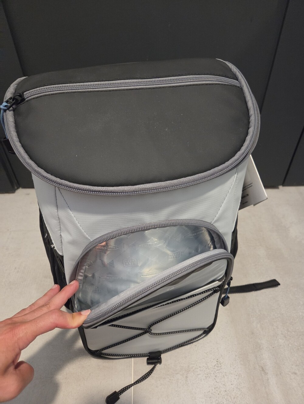 Tommy Bahama 24 Can + Ice Backpack Cooler - Picture 4 of 8